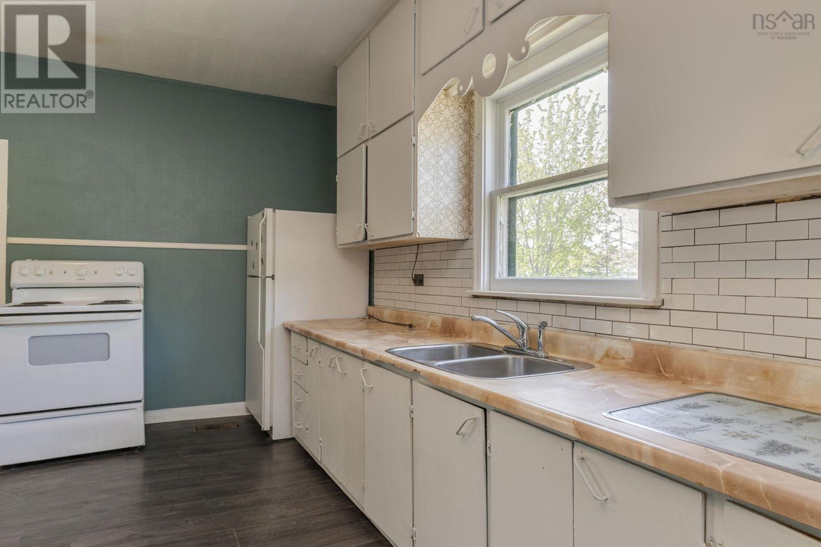 485 Cobequid Road, Sackville, Nova Scotia  B4C 3Y7 - Photo 11 - 202613229