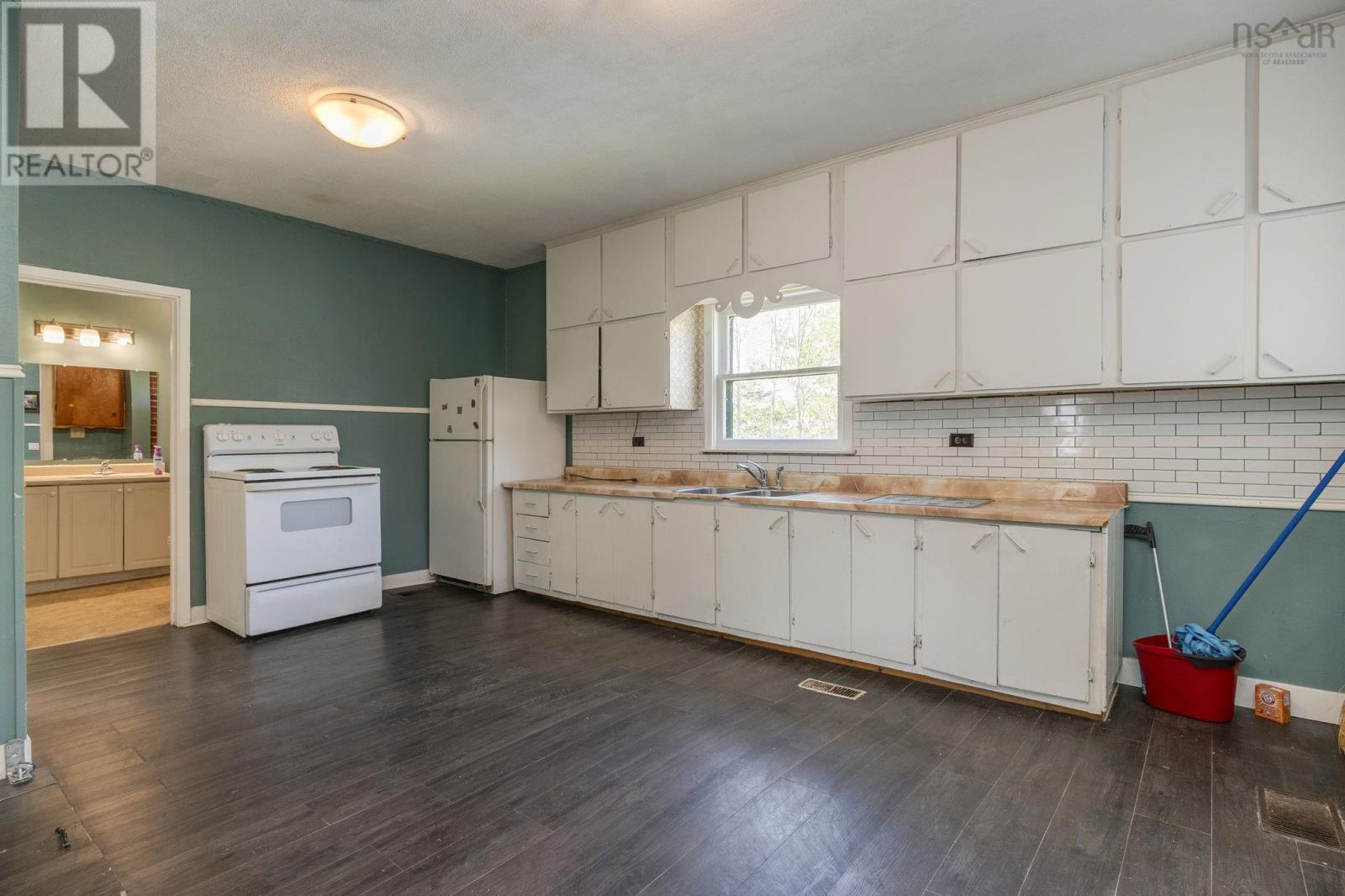 485 Cobequid Road, Sackville, Nova Scotia  B4C 3Y7 - Photo 6 - 202613229