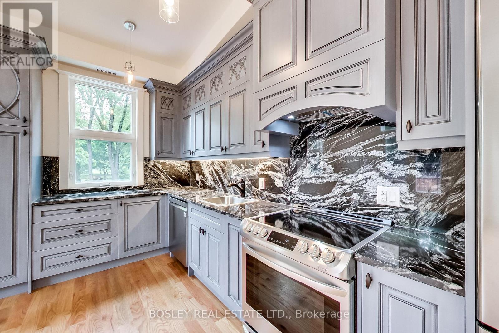 3 - 10 Sylvan Avenue, Toronto, Ontario  M6H 1G3 - Photo 11 - C13239078