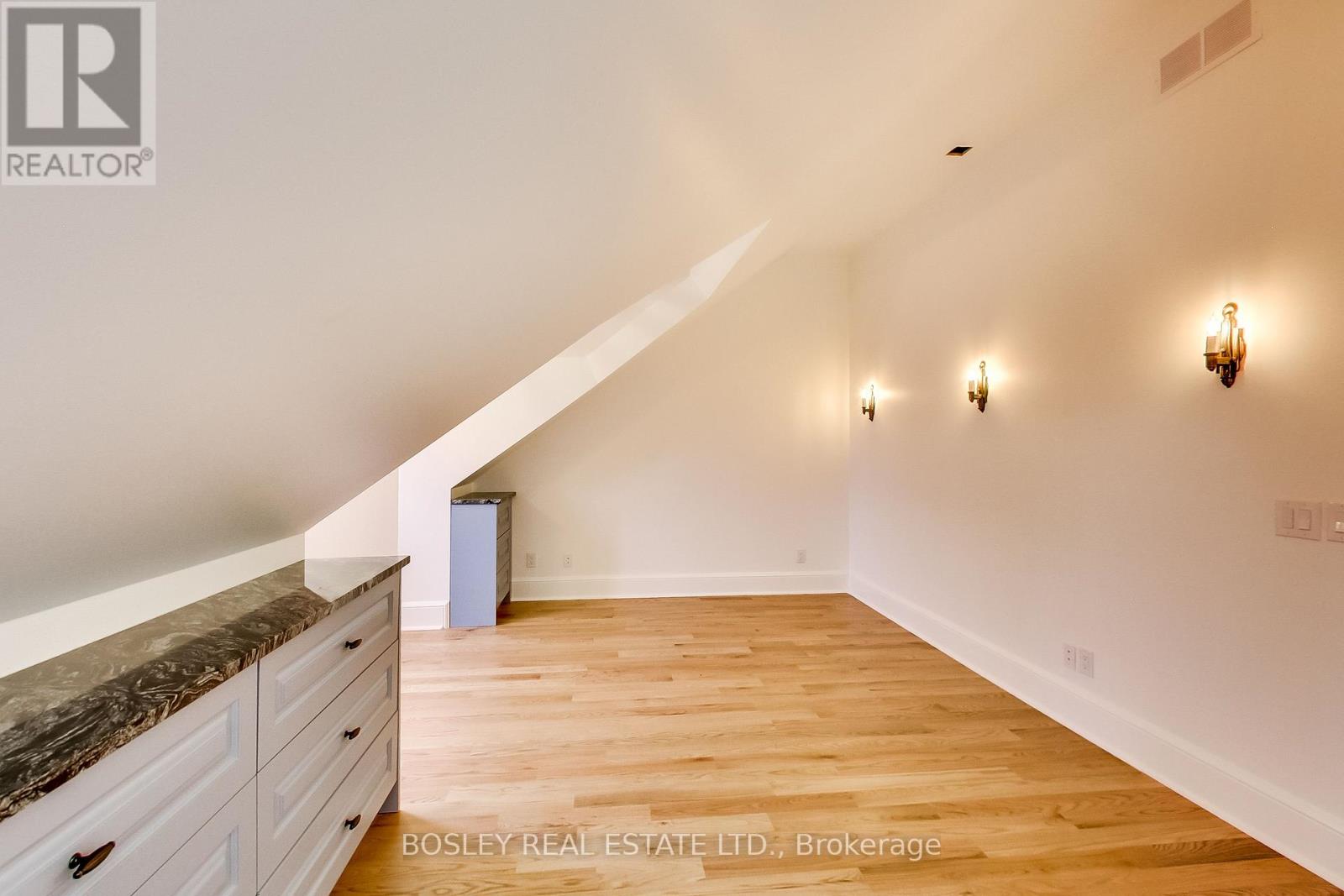3 - 10 Sylvan Avenue, Toronto, Ontario  M6H 1G3 - Photo 7 - C13239078