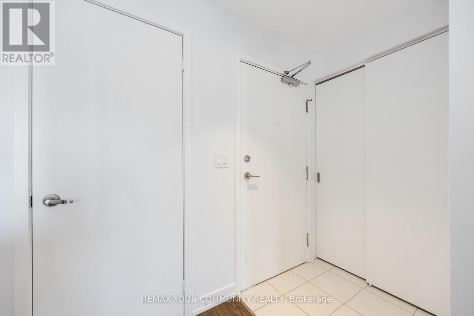 1003 - 400 Wellington Street W, Toronto, Ontario  M5V 1E3 - Photo 3 - C13239140