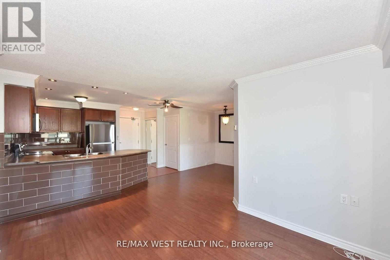 Ph810 - 935 Sheppard Avenue W, Toronto, Ontario  M3H 2T7 - Photo 13 - C13239334
