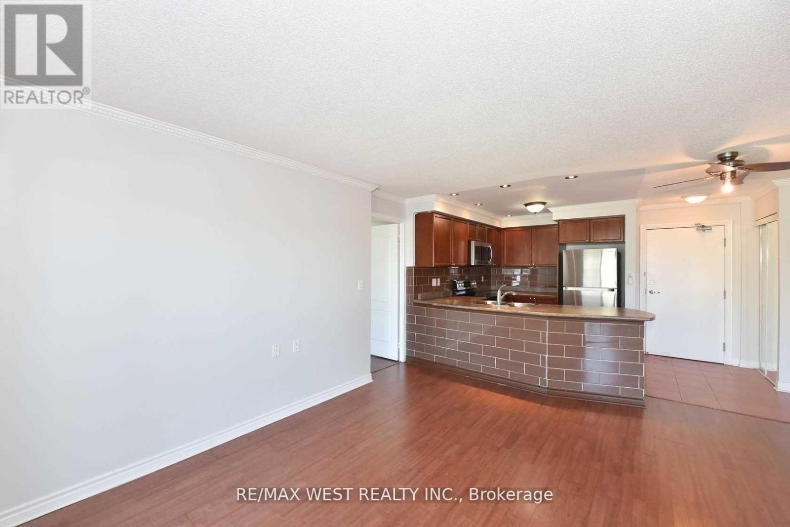 Ph810 - 935 Sheppard Avenue W, Toronto, Ontario  M3H 2T7 - Photo 15 - C13239334