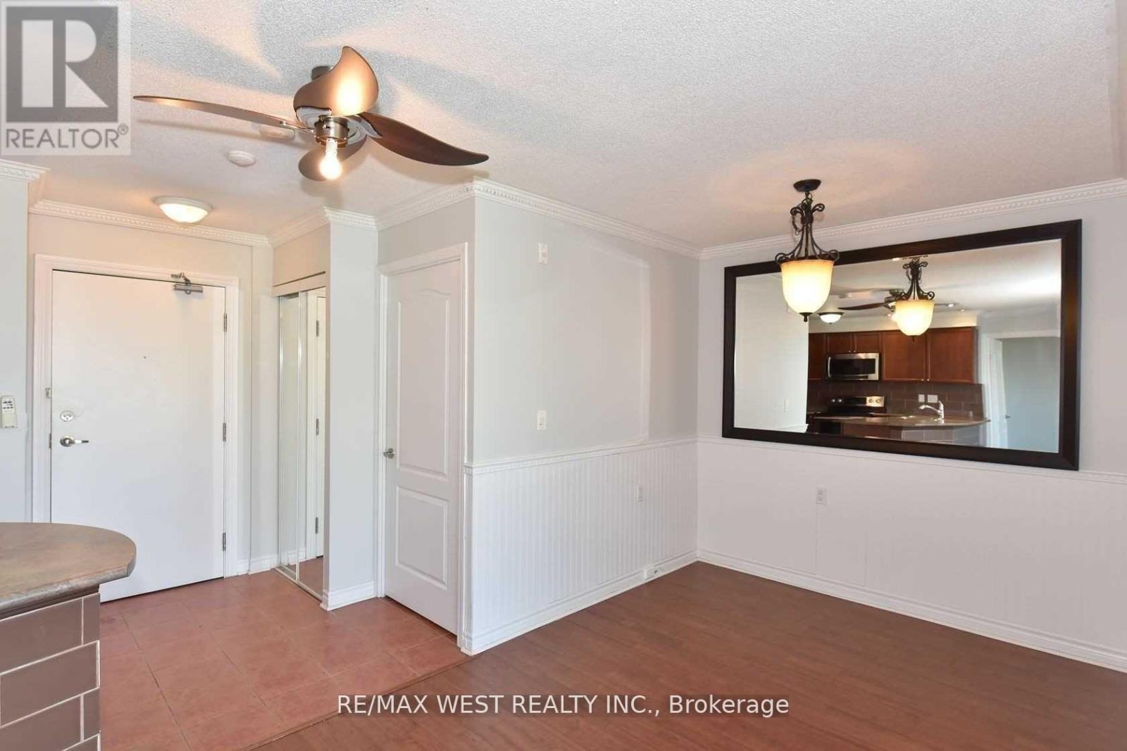 Ph810 - 935 Sheppard Avenue W, Toronto, Ontario  M3H 2T7 - Photo 16 - C13239334