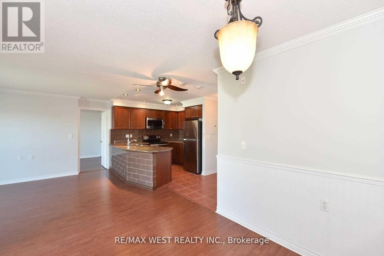 Ph810 - 935 Sheppard Avenue W, Toronto, Ontario  M3H 2T7 - Photo 19 - C13239334