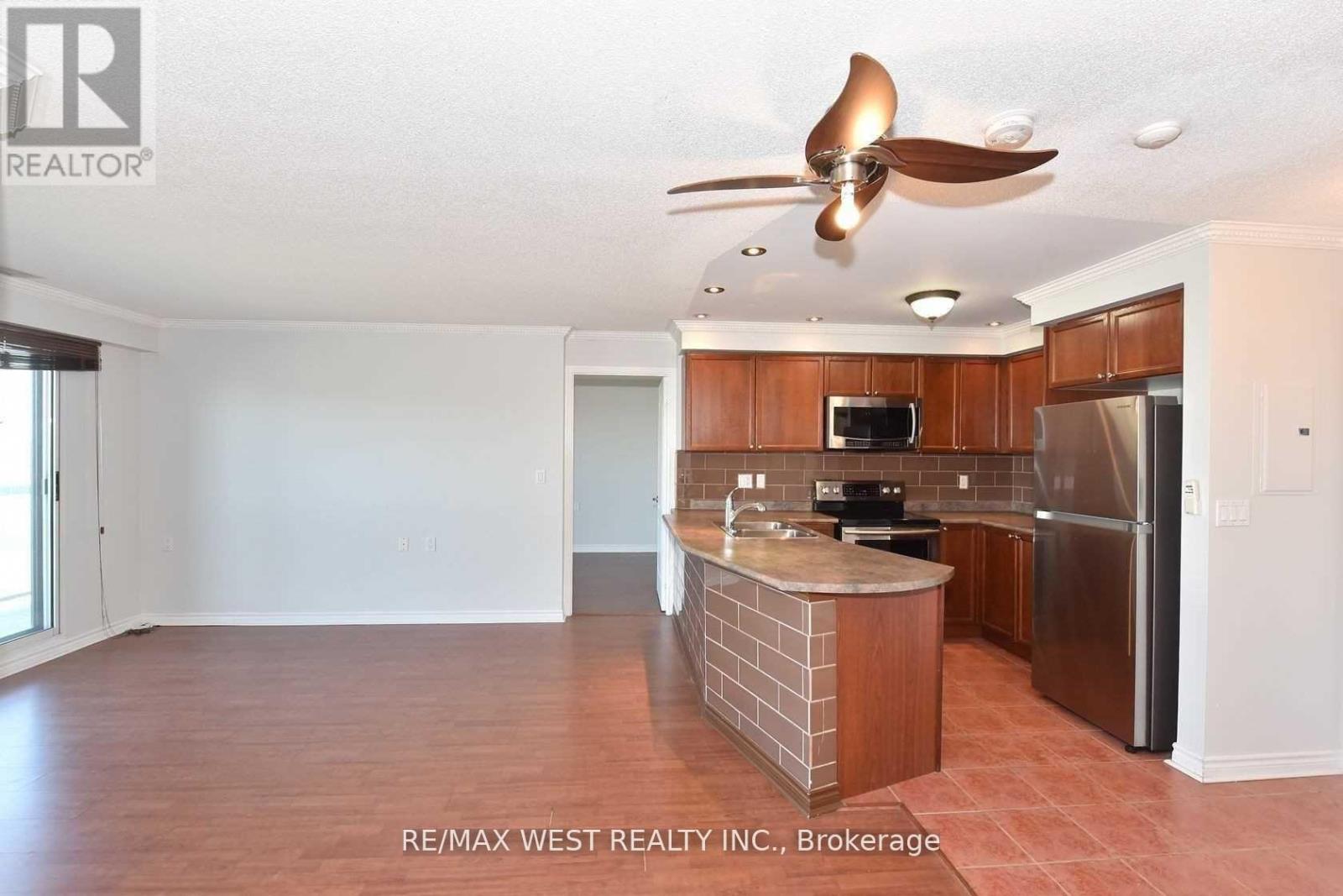 Ph810 - 935 Sheppard Avenue W, Toronto, Ontario  M3H 2T7 - Photo 20 - C13239334