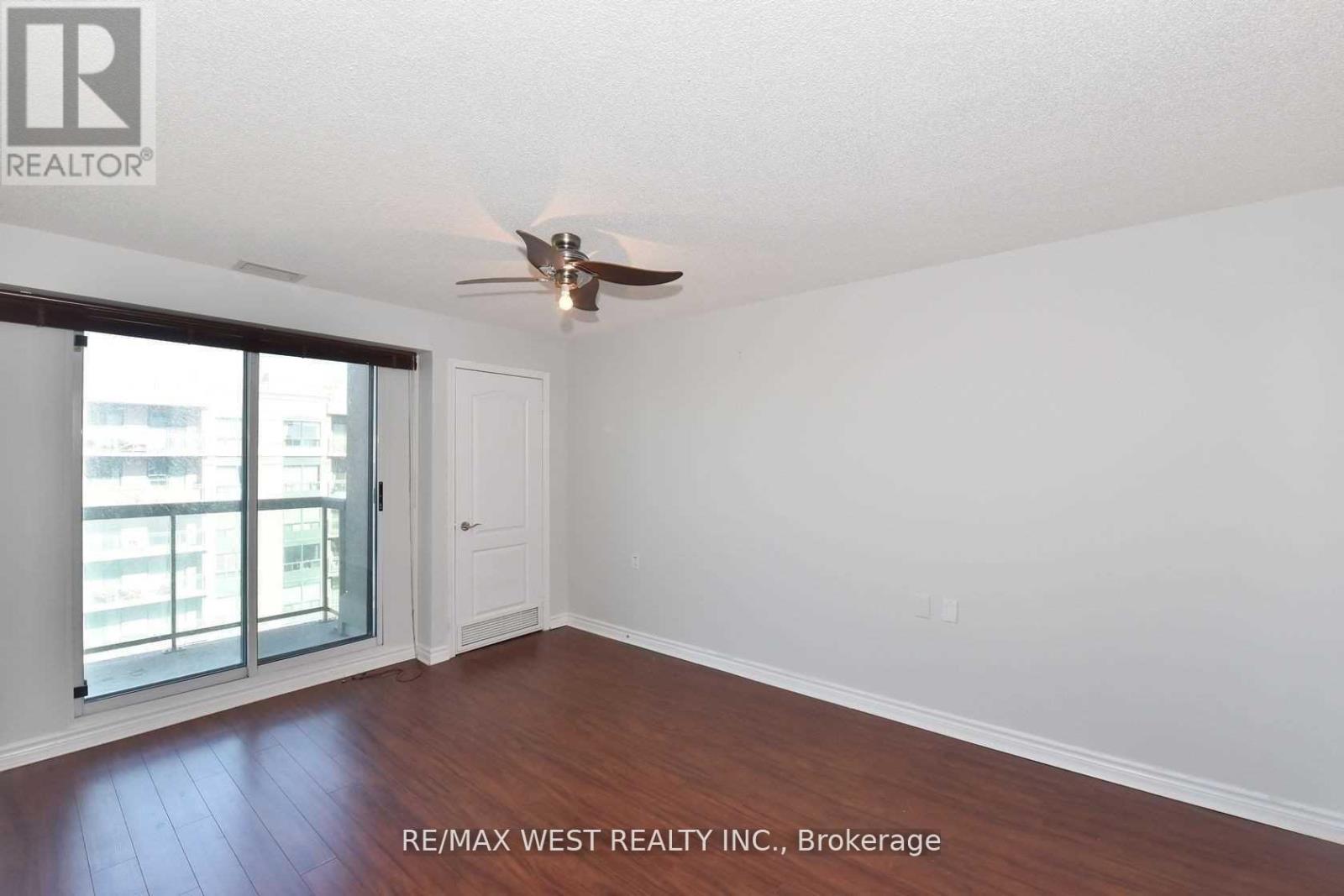 Ph810 - 935 Sheppard Avenue W, Toronto, Ontario  M3H 2T7 - Photo 22 - C13239334