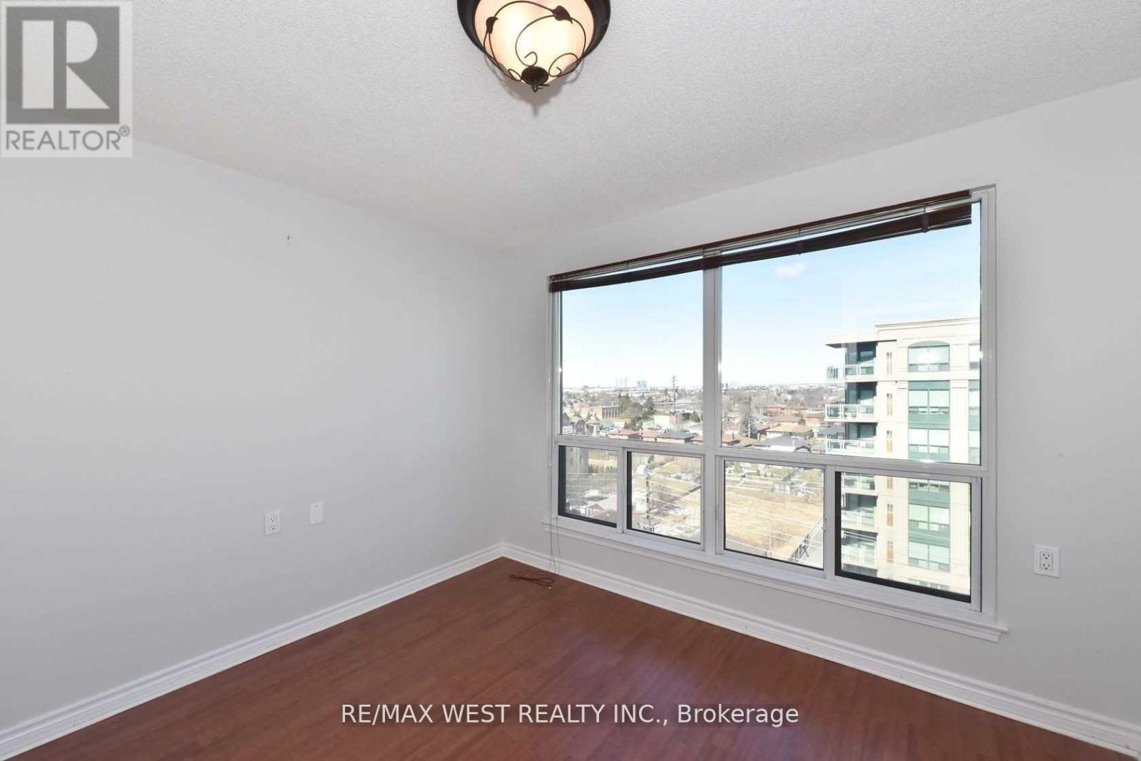 Ph810 - 935 Sheppard Avenue W, Toronto, Ontario  M3H 2T7 - Photo 32 - C13239334