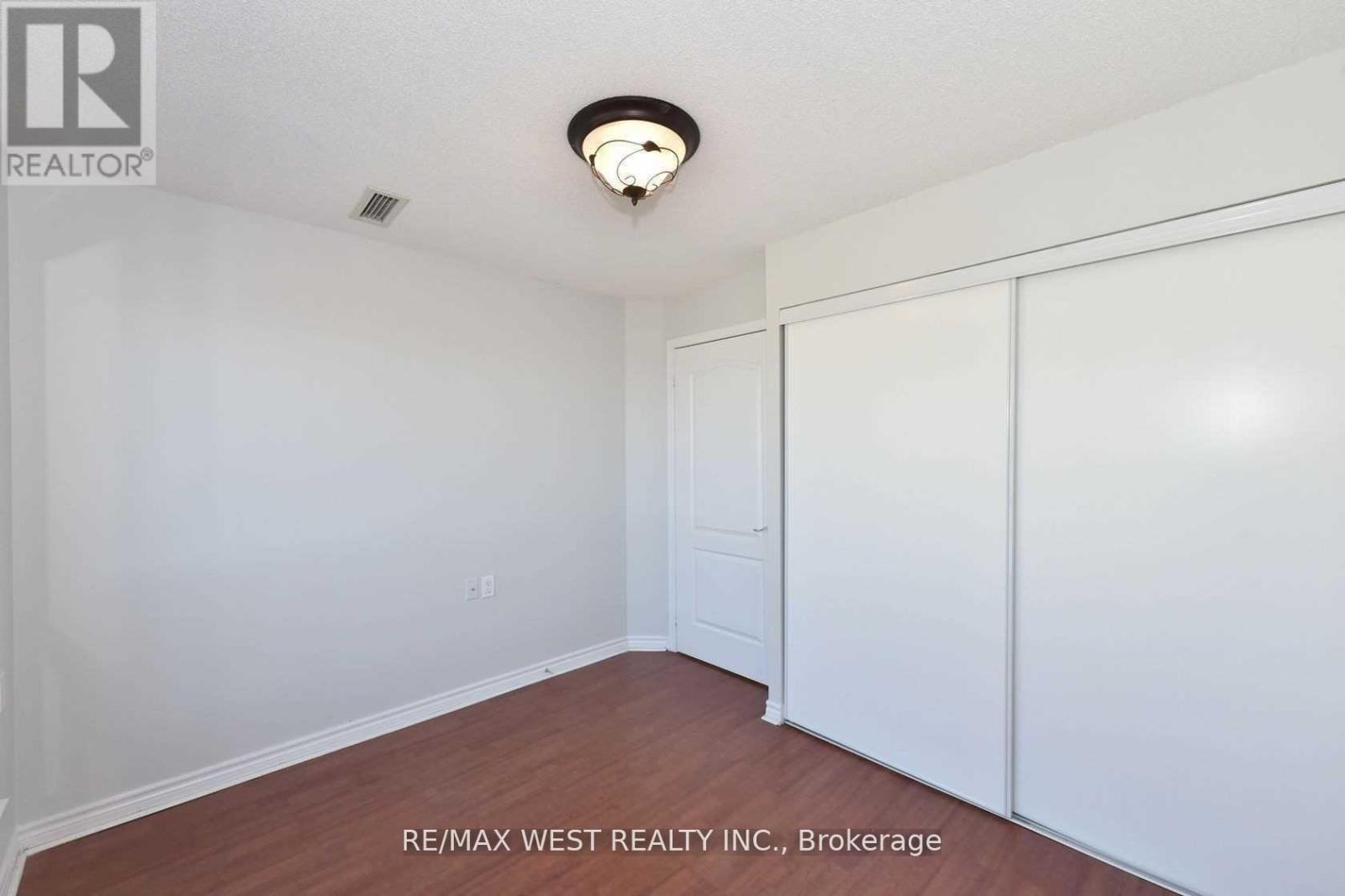 Ph810 - 935 Sheppard Avenue W, Toronto, Ontario  M3H 2T7 - Photo 34 - C13239334