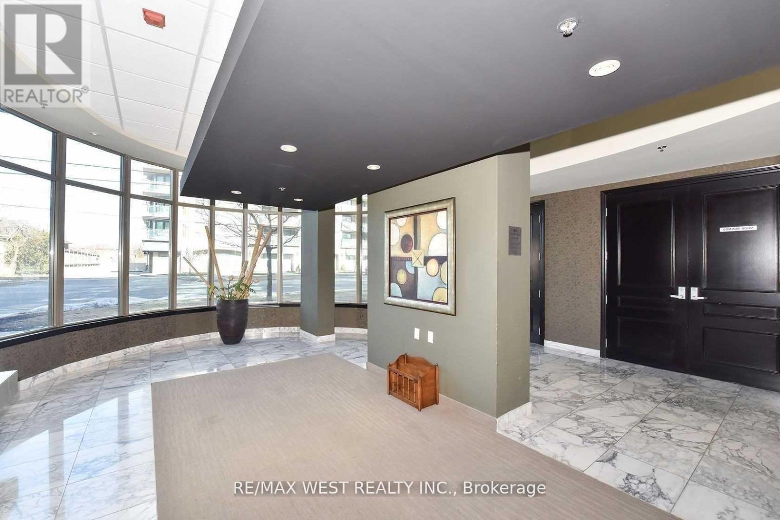 Ph810 - 935 Sheppard Avenue W, Toronto, Ontario  M3H 2T7 - Photo 4 - C13239334