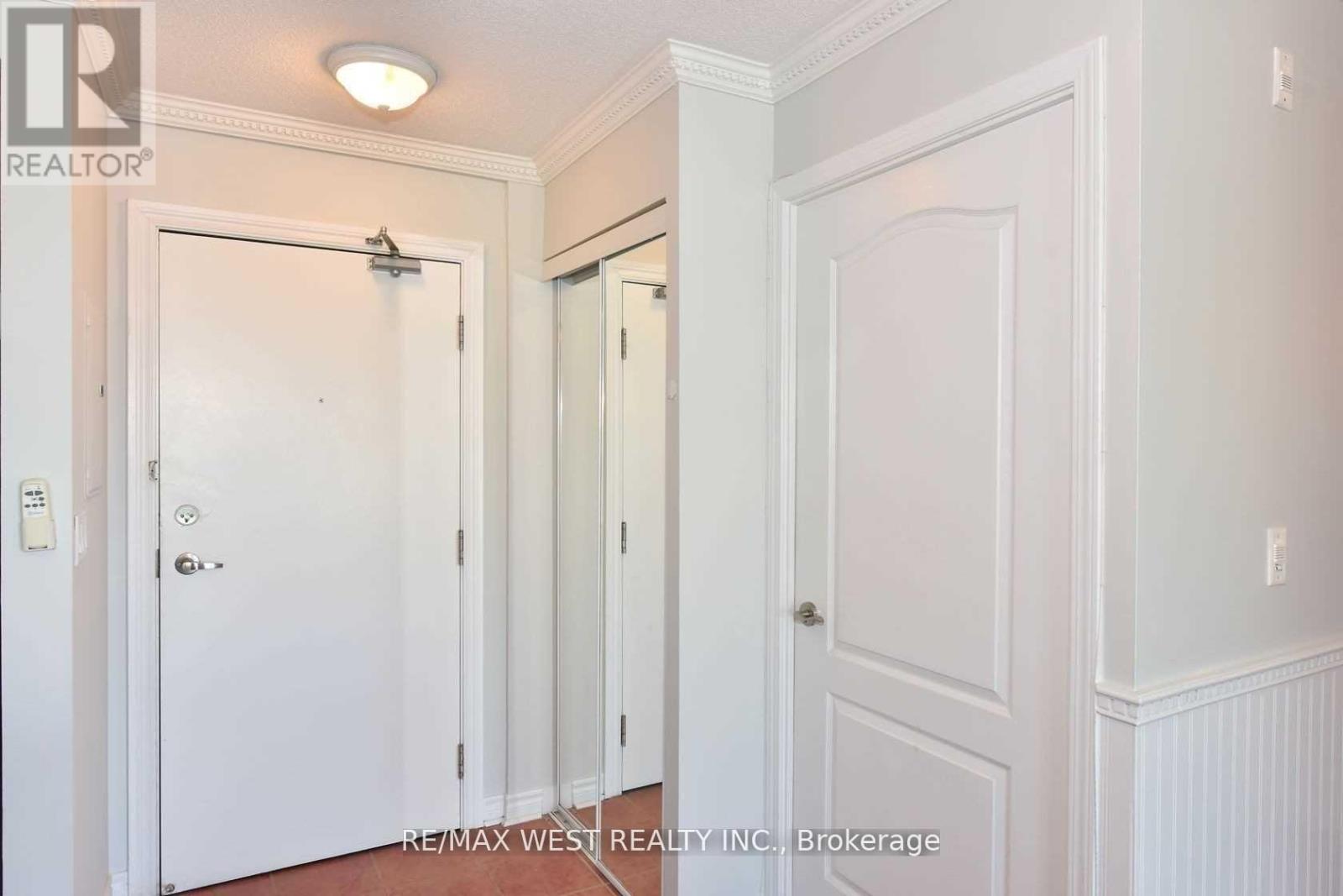 Ph810 - 935 Sheppard Avenue W, Toronto, Ontario  M3H 2T7 - Photo 5 - C13239334