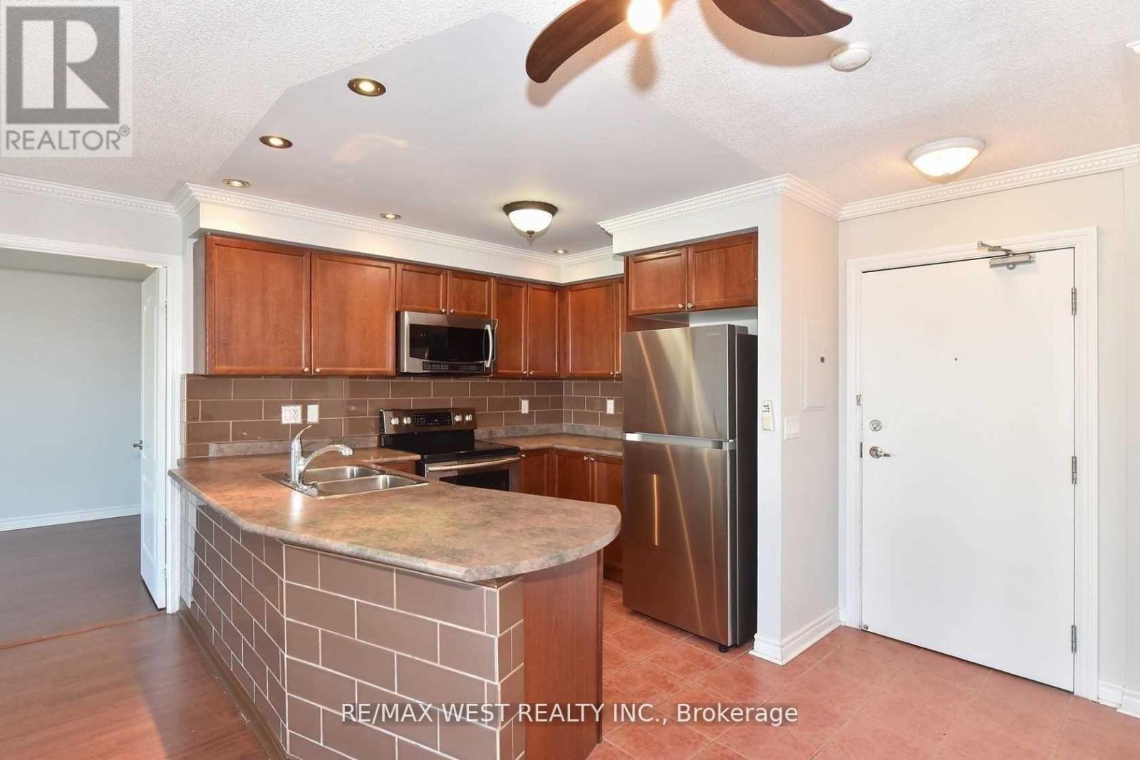 Ph810 - 935 Sheppard Avenue W, Toronto, Ontario  M3H 2T7 - Photo 9 - C13239334