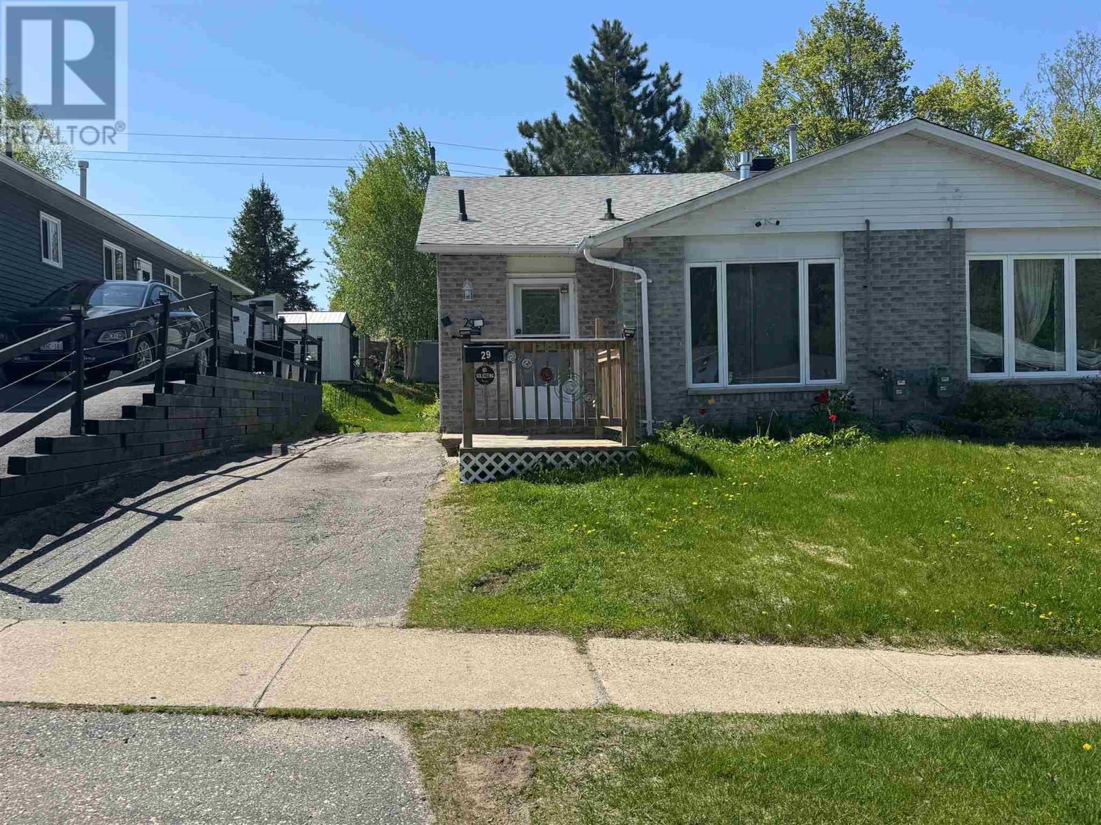 29 Colwill Dr, Elliot Lake, Ontario  P5A 2Z6 - Photo 1 - SM261261