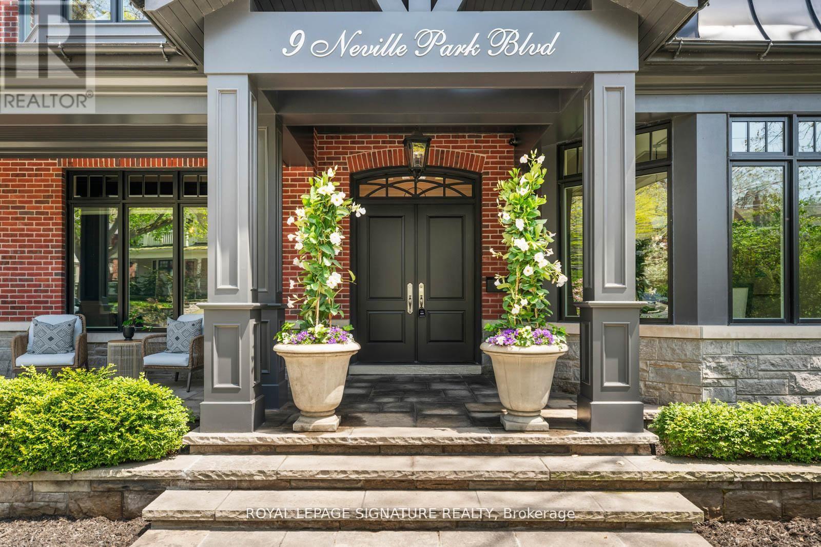 9 Neville Park Boulevard, Toronto, Ontario  M4E 3P5 - Photo 4 - E13239044