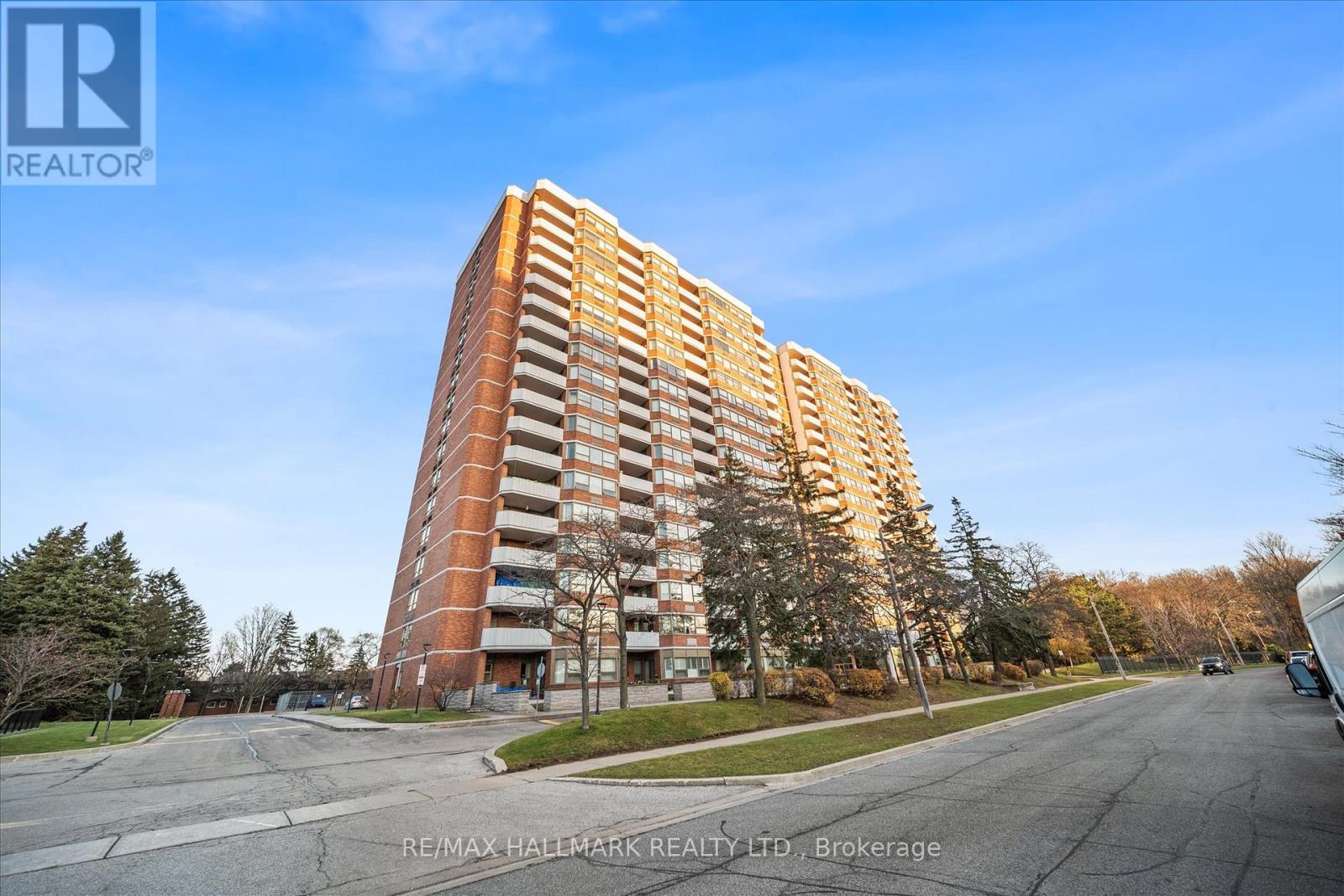 1504 - 121 LING ROAD, Toronto, Ontario