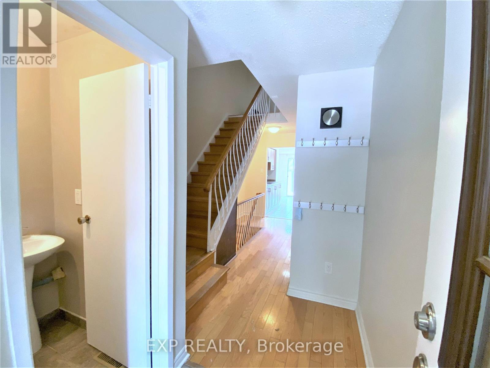 5 Thunder Grove, Toronto, Ontario  M1V 1V1 - Photo 3 - E13239186