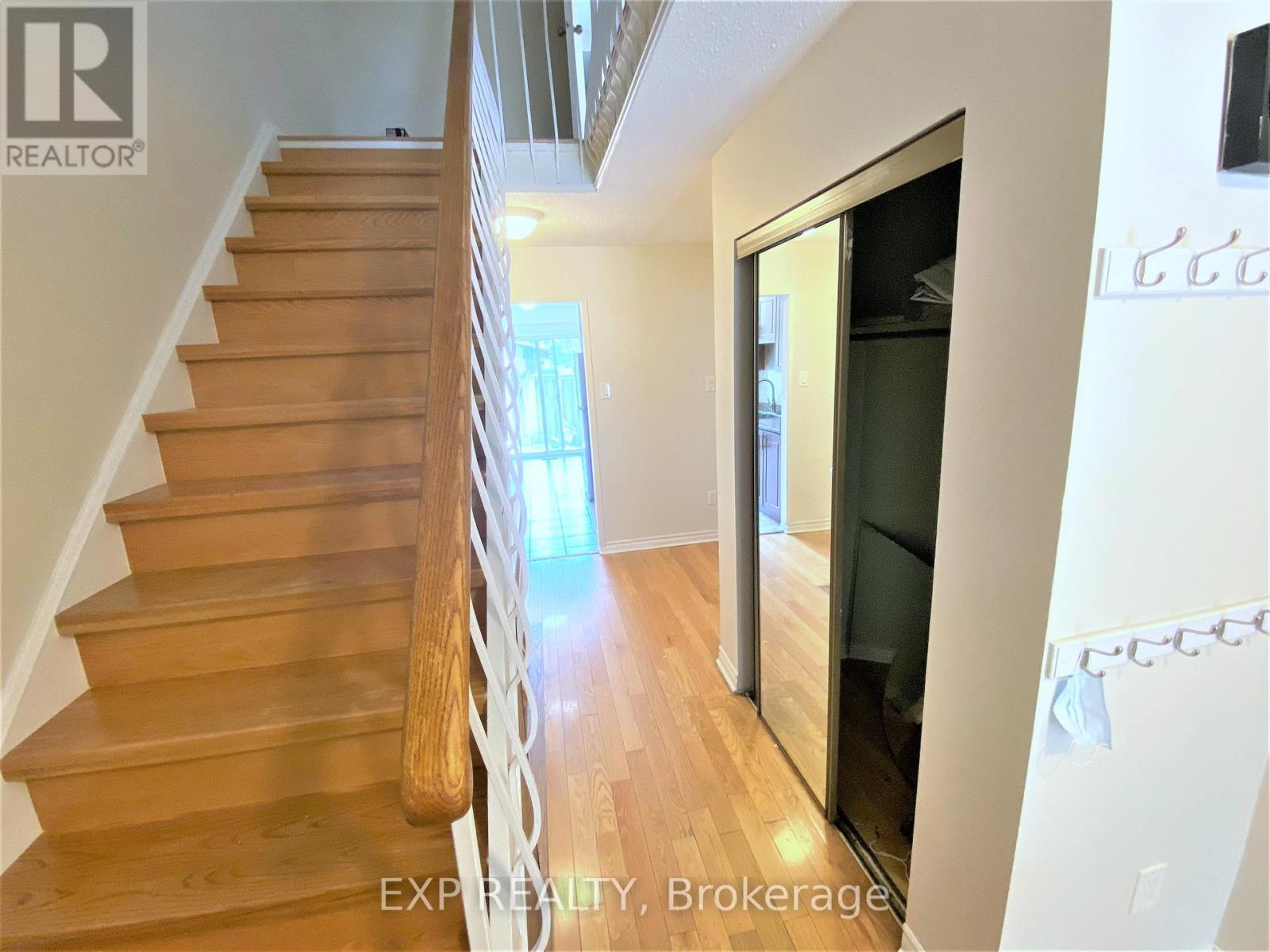 5 Thunder Grove, Toronto, Ontario  M1V 1V1 - Photo 4 - E13239186