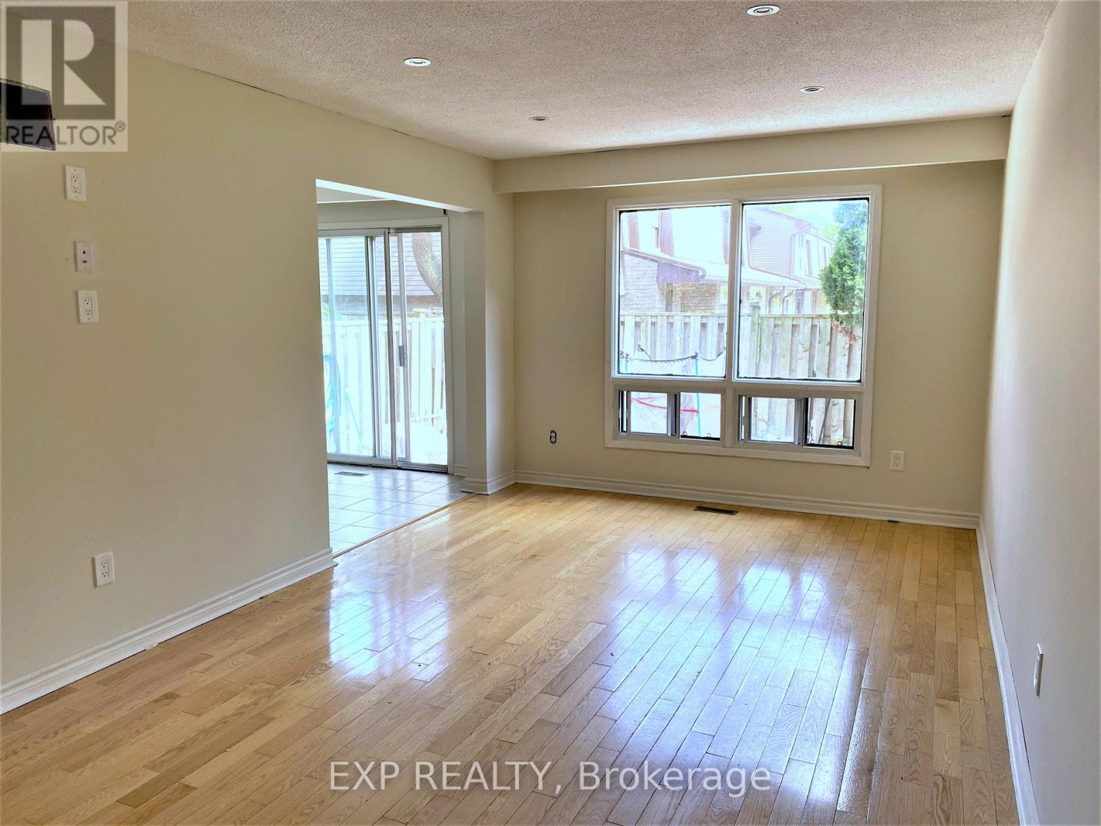 5 Thunder Grove, Toronto, Ontario  M1V 1V1 - Photo 7 - E13239186