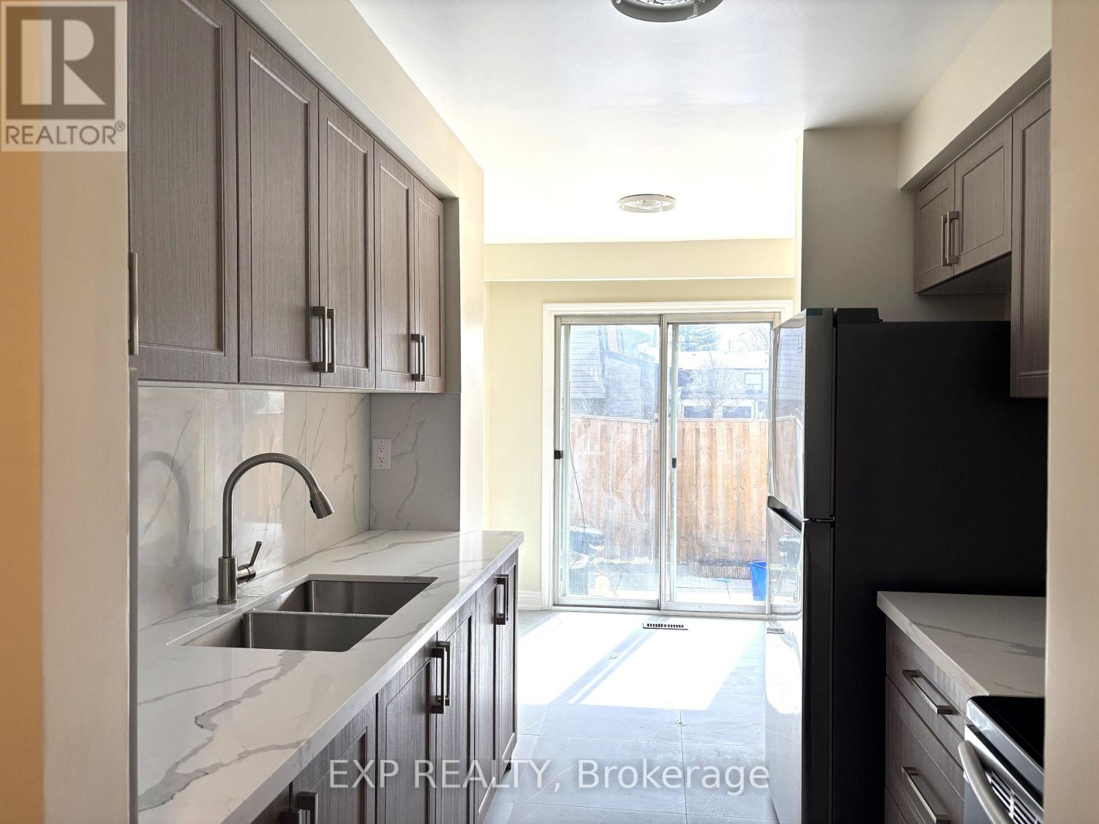 5 Thunder Grove, Toronto, Ontario  M1V 1V1 - Photo 9 - E13239186