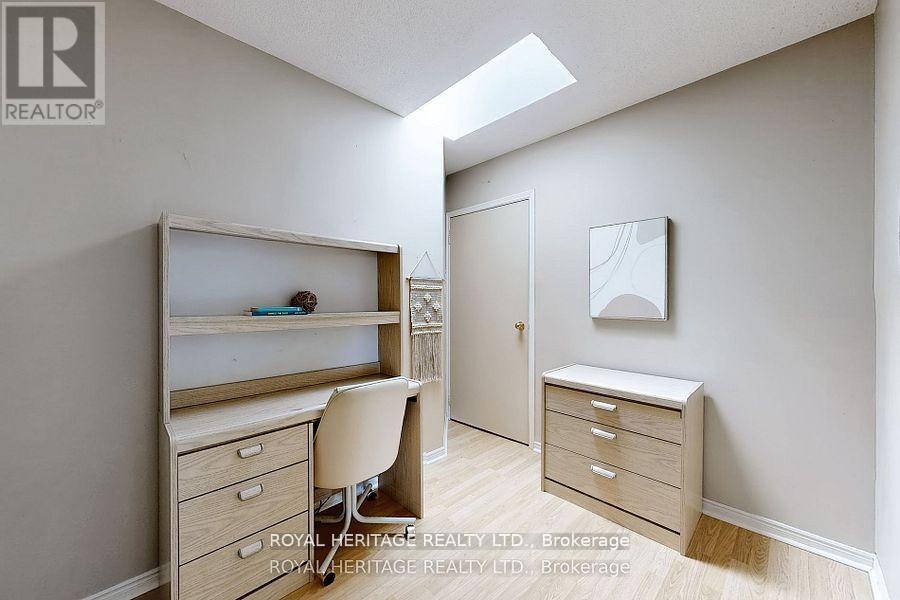 22 Birdsilver Gardens N, Toronto, Ontario  M1C 4M5 - Photo 13 - E13239232