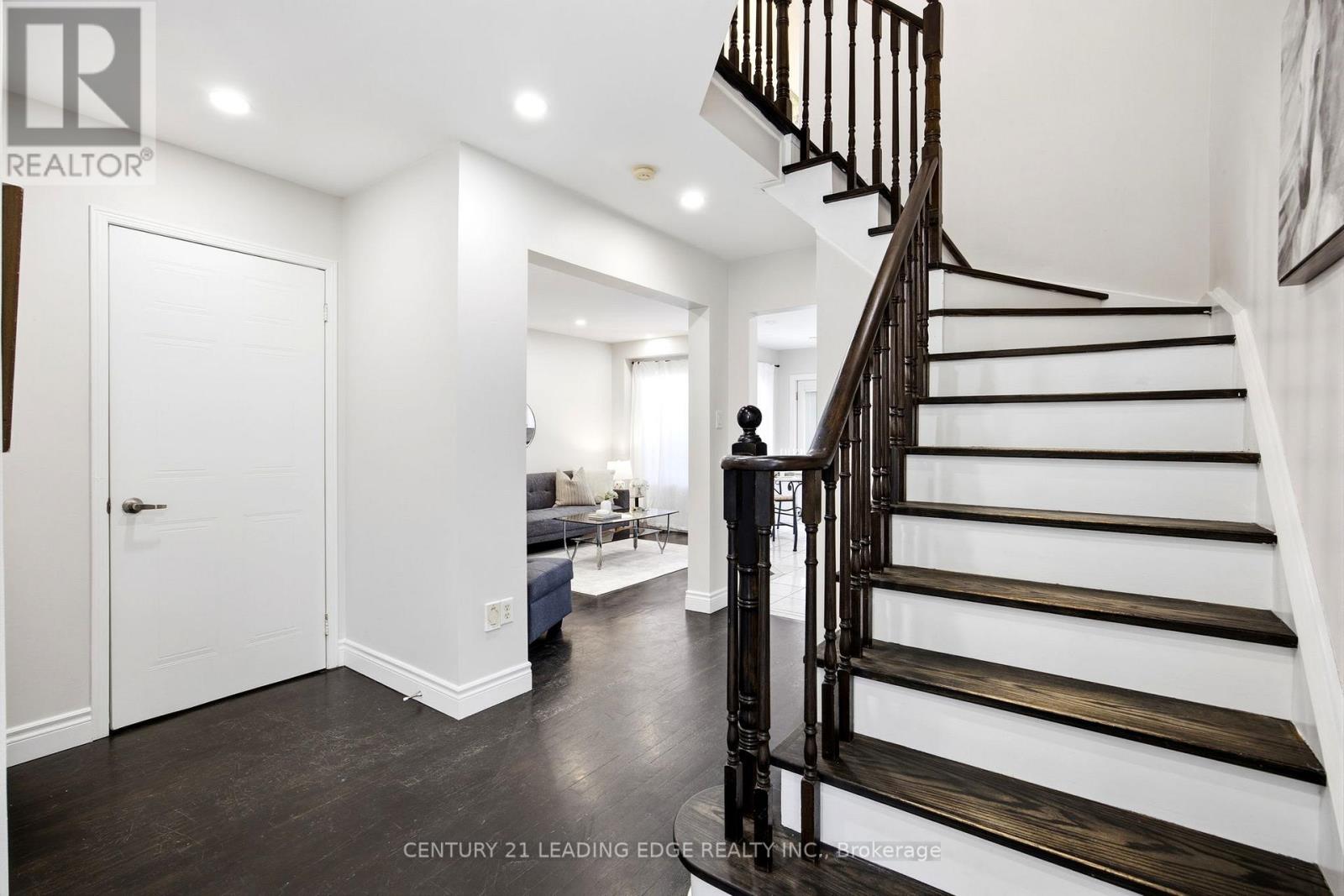 61 Willey Drive, Clarington, Ontario  L1C 4Z6 - Photo 4 - E13239244