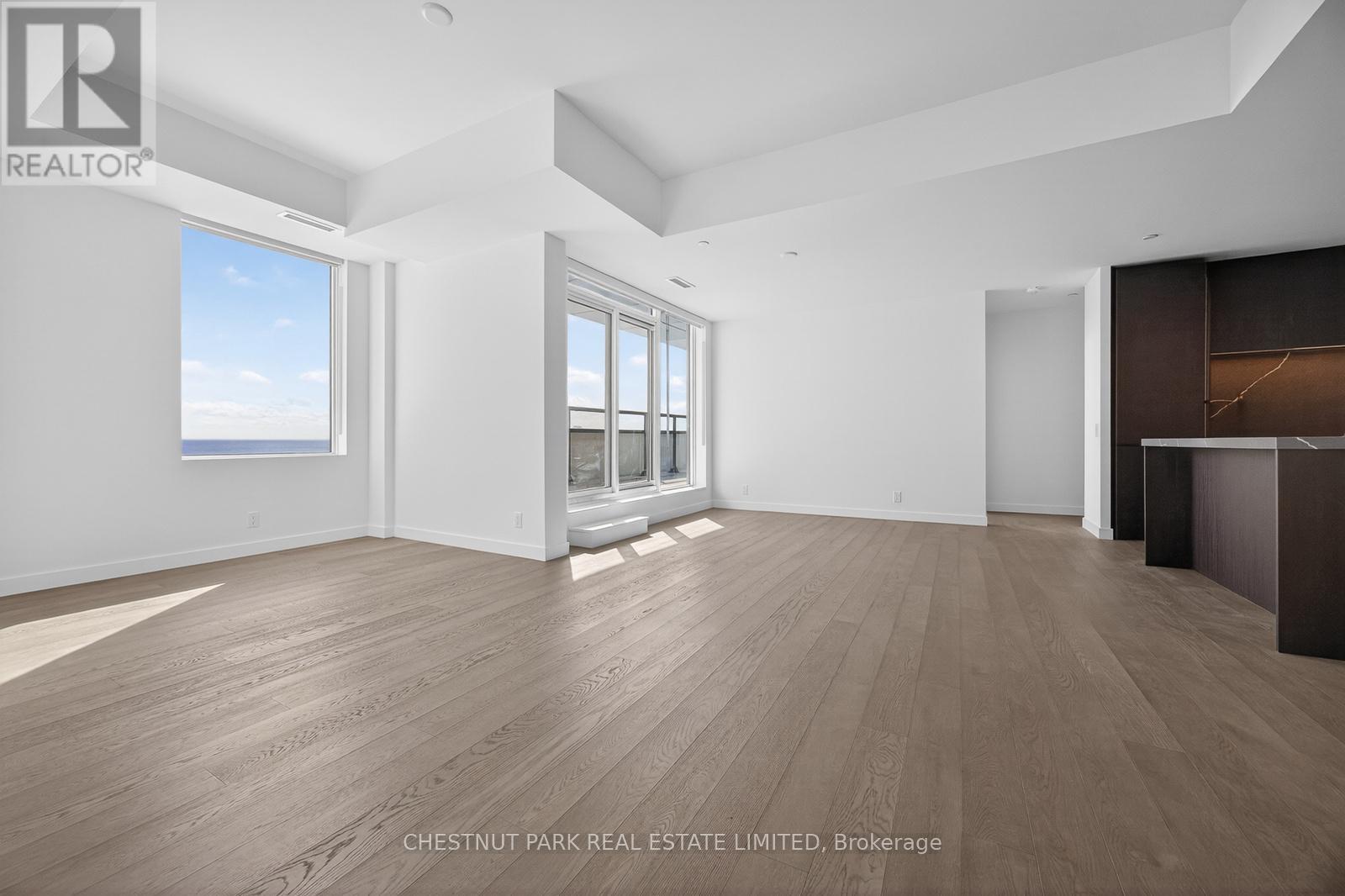 1502 - 1050 Eastern Avenue, Toronto, Ontario  M4L 0B7 - Photo 3 - E13239488
