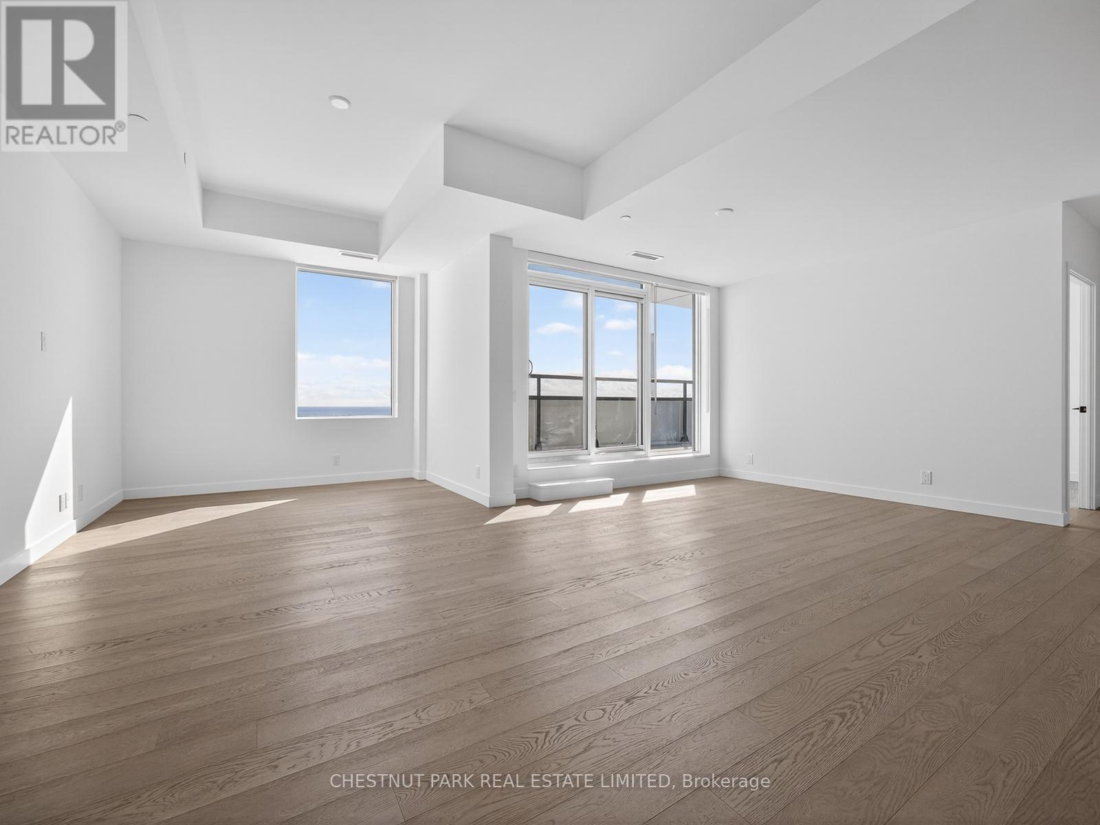 1502 - 1050 Eastern Avenue, Toronto, Ontario  M4L 0B7 - Photo 4 - E13239488