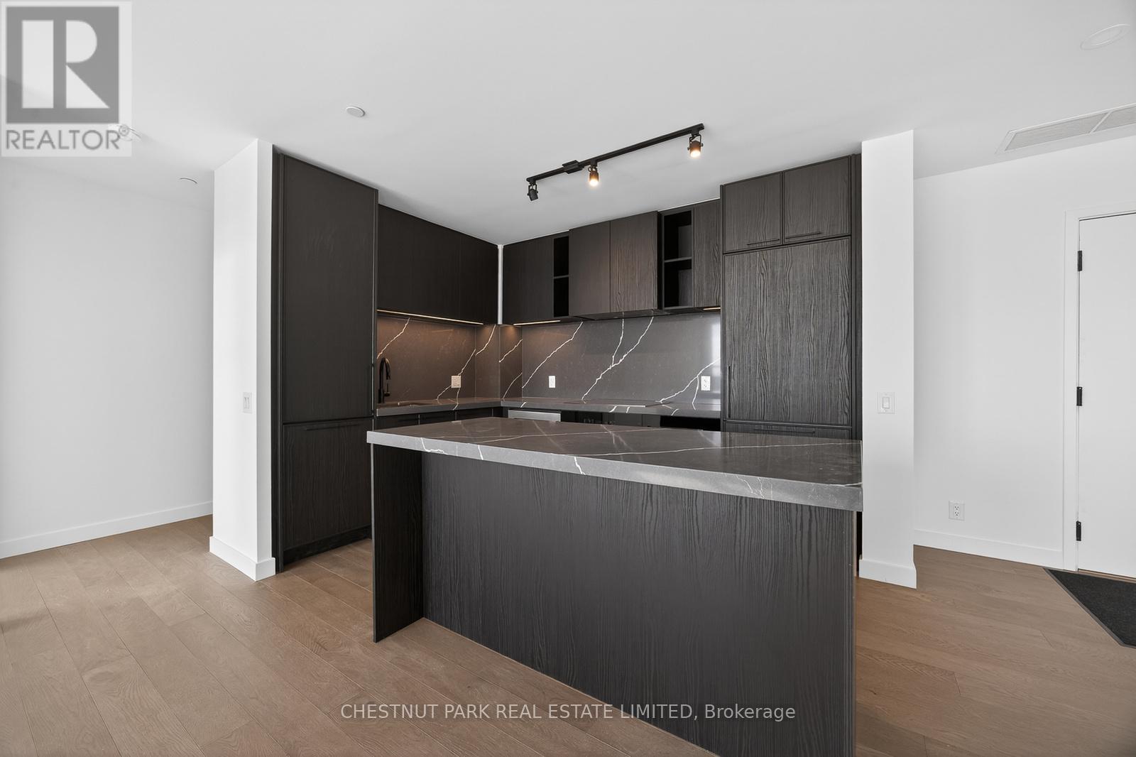 1502 - 1050 Eastern Avenue, Toronto, Ontario  M4L 0B7 - Photo 7 - E13239488
