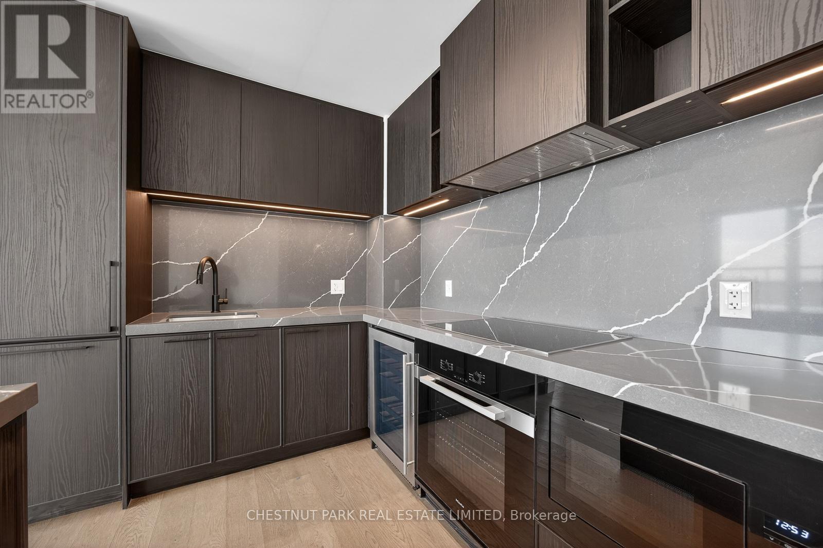 1502 - 1050 Eastern Avenue, Toronto, Ontario  M4L 0B7 - Photo 8 - E13239488