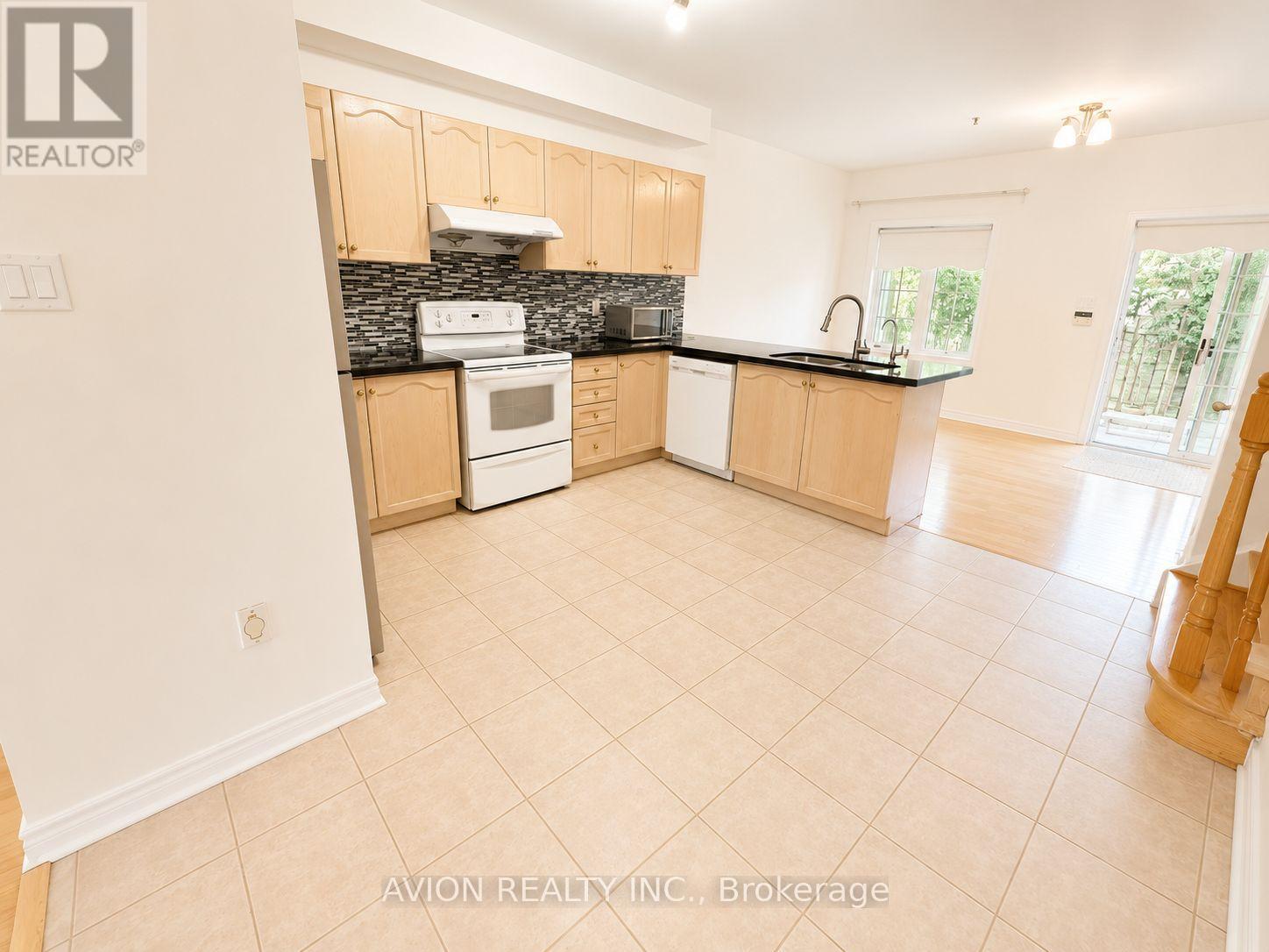 9 Riverlands Avenue, Markham, Ontario  L6B 1B5 - Photo 2 - N13239020