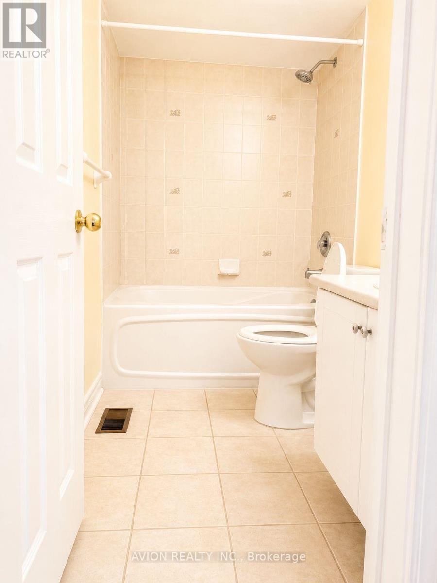9 Riverlands Avenue, Markham, Ontario  L6B 1B5 - Photo 8 - N13239020