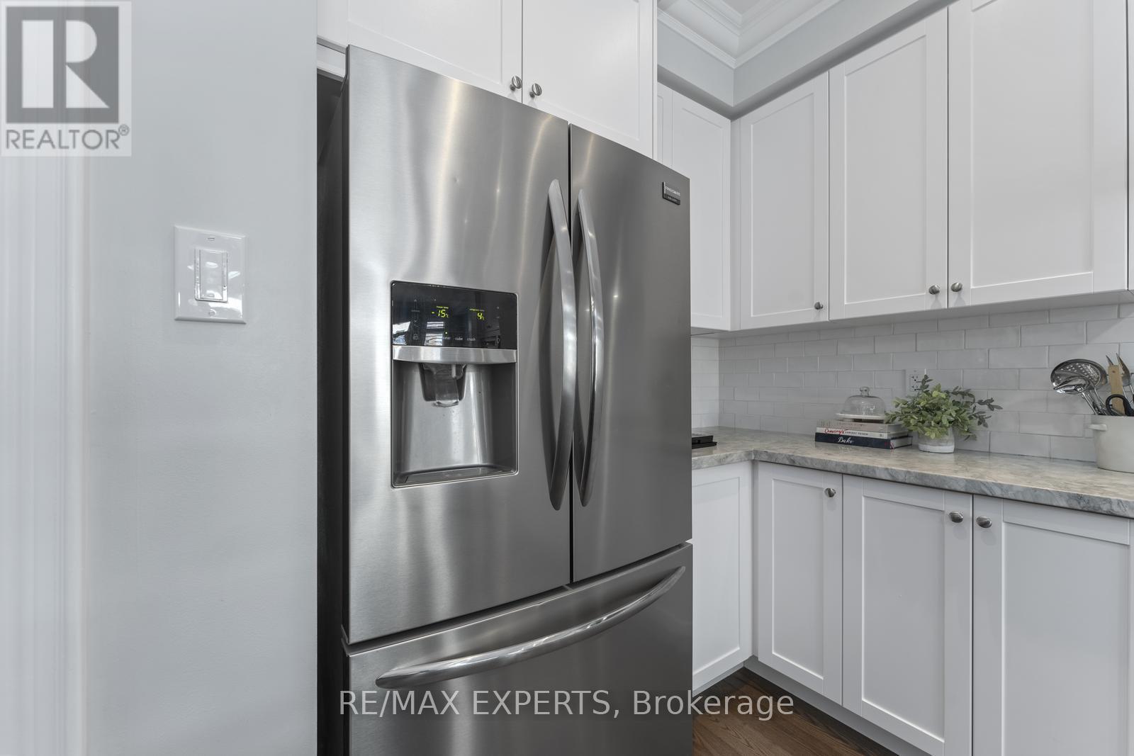 30 Zenith Avenue, Vaughan, Ontario  L0J 1C0 - Photo 15 - N13239096