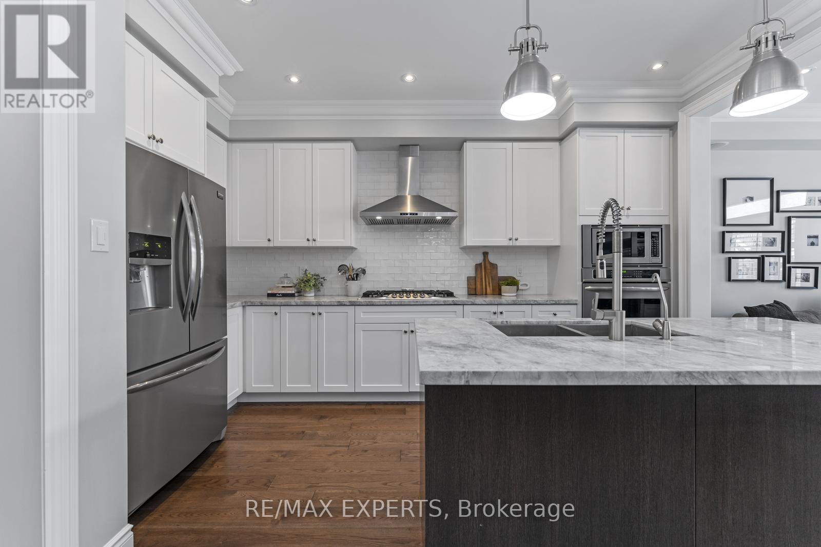 30 Zenith Avenue, Vaughan, Ontario  L0J 1C0 - Photo 9 - N13239096