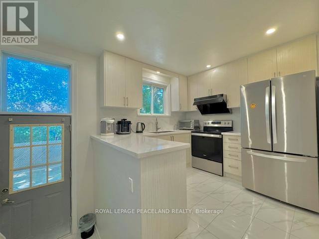 221 Browndale Crescent, Richmond Hill, Ontario  L4C 3H9 - Photo 3 - N13239218