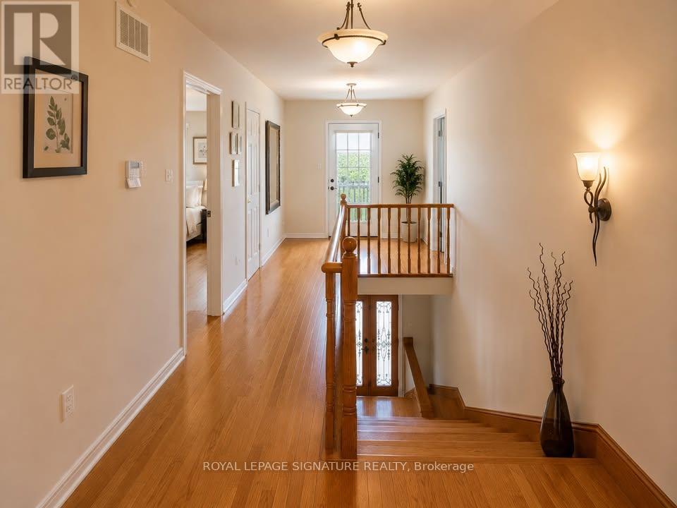 112 Barnwood Drive, Richmond Hill, Ontario  L4E 5A2 - Photo 13 - N13239236