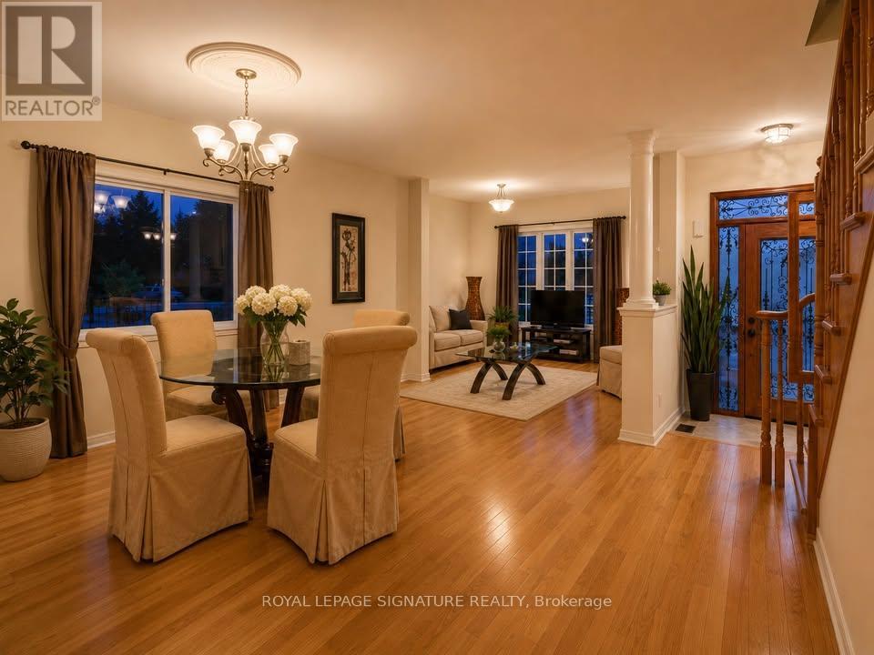 112 Barnwood Drive, Richmond Hill, Ontario  L4E 5A2 - Photo 3 - N13239236