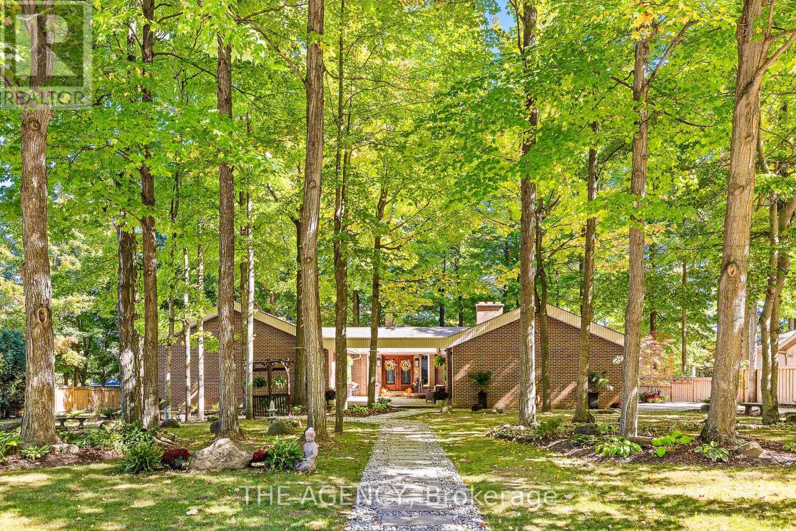 23 Cedarwood Crescent, King (Nobleton), Ontario  L0G 1N0 - Photo 1 - N13239254