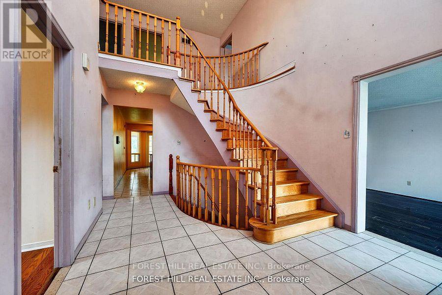 20 Elston Court, Richmond Hill, Ontario  L4C 8A5 - Photo 4 - N13239462