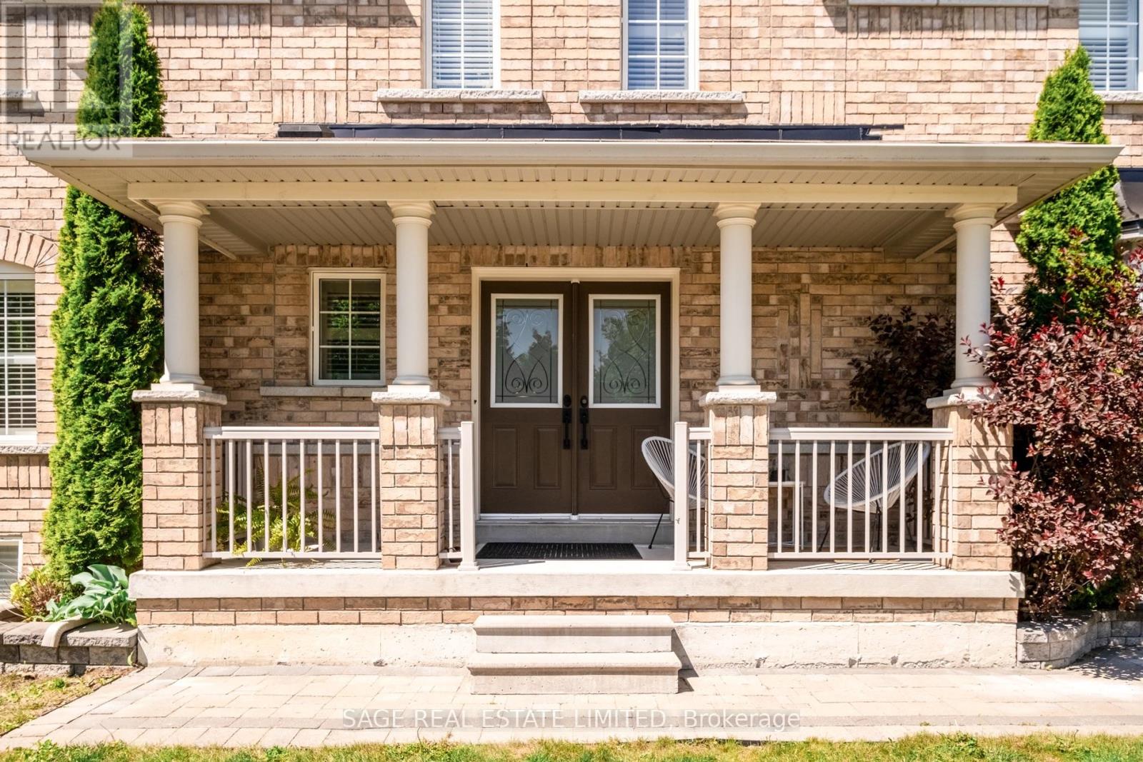 157 Delbert Circle, Whitchurch-Stouffville, Ontario  L4A 0Y6 - Photo 3 - N13239496