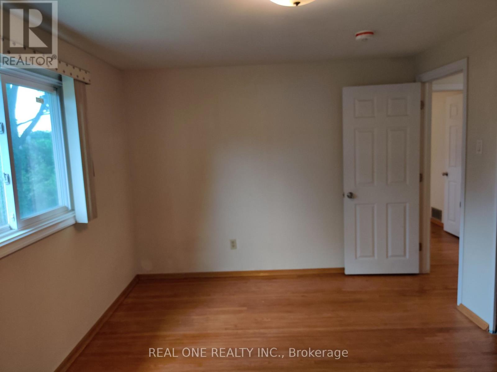 Upper - 93 Southdale Drive, Markham, Ontario  L3P 1K1 - Photo 13 - N13239542