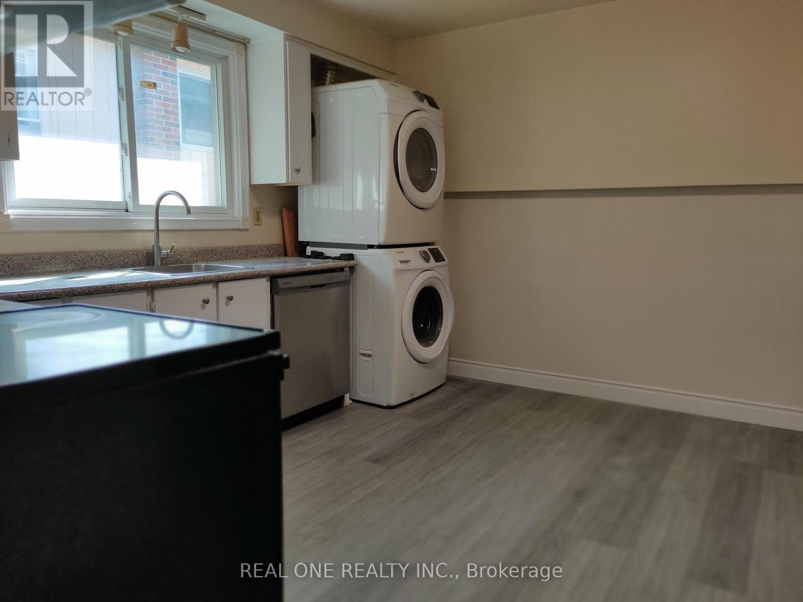 Upper - 93 Southdale Drive, Markham, Ontario  L3P 1K1 - Photo 4 - N13239542