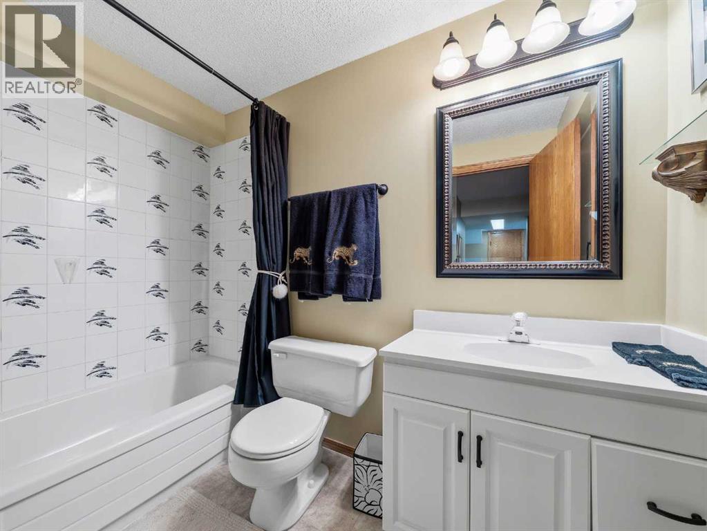 208 Shawnee Gardens Sw, Calgary, Alberta  T2Y 2V1 - Photo 41 - A2303906