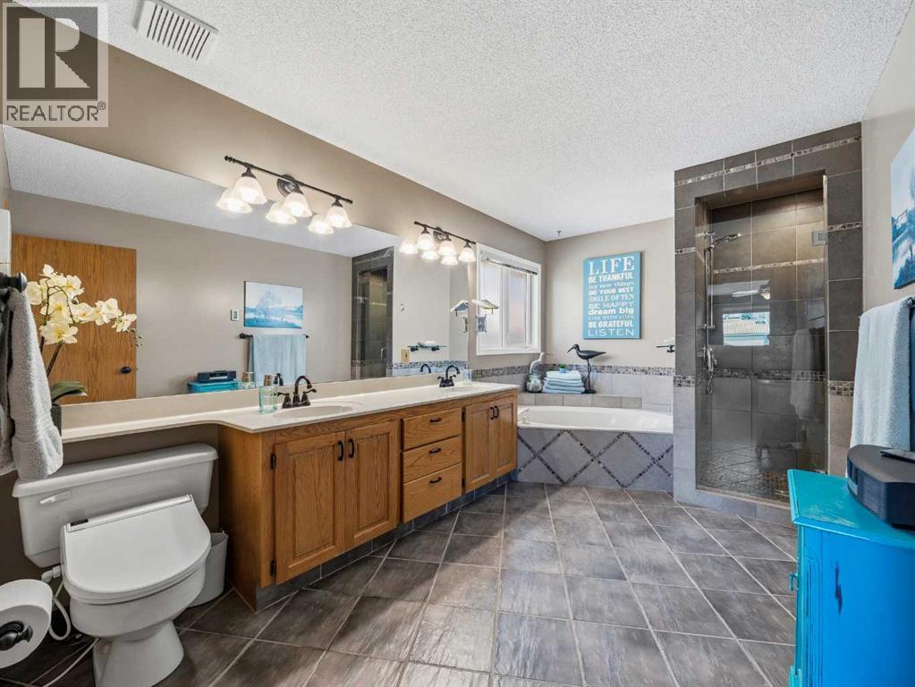 208 Shawnee Gardens Sw, Calgary, Alberta  T2Y 2V1 - Photo 28 - A2303906