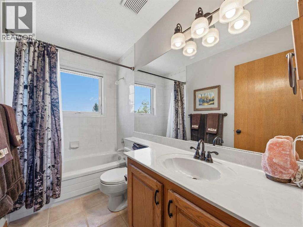 208 Shawnee Gardens Sw, Calgary, Alberta  T2Y 2V1 - Photo 35 - A2303906