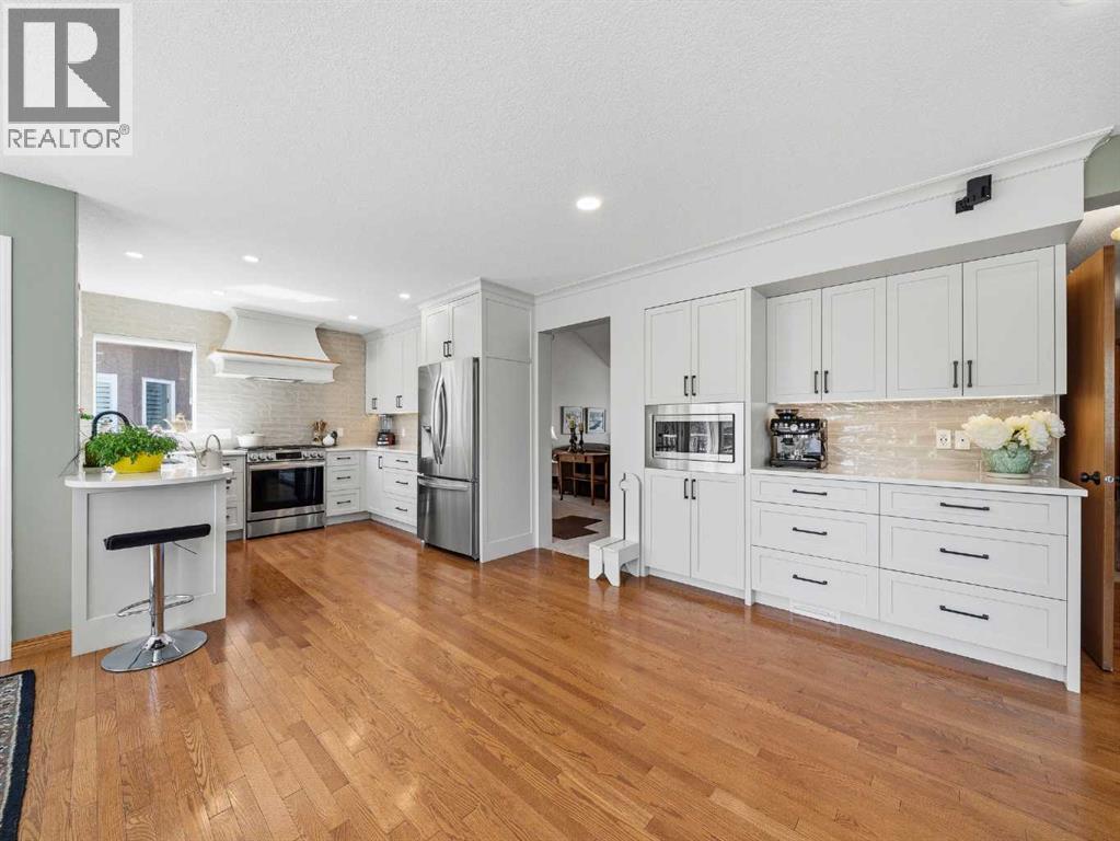 208 Shawnee Gardens Sw, Calgary, Alberta  T2Y 2V1 - Photo 5 - A2303906