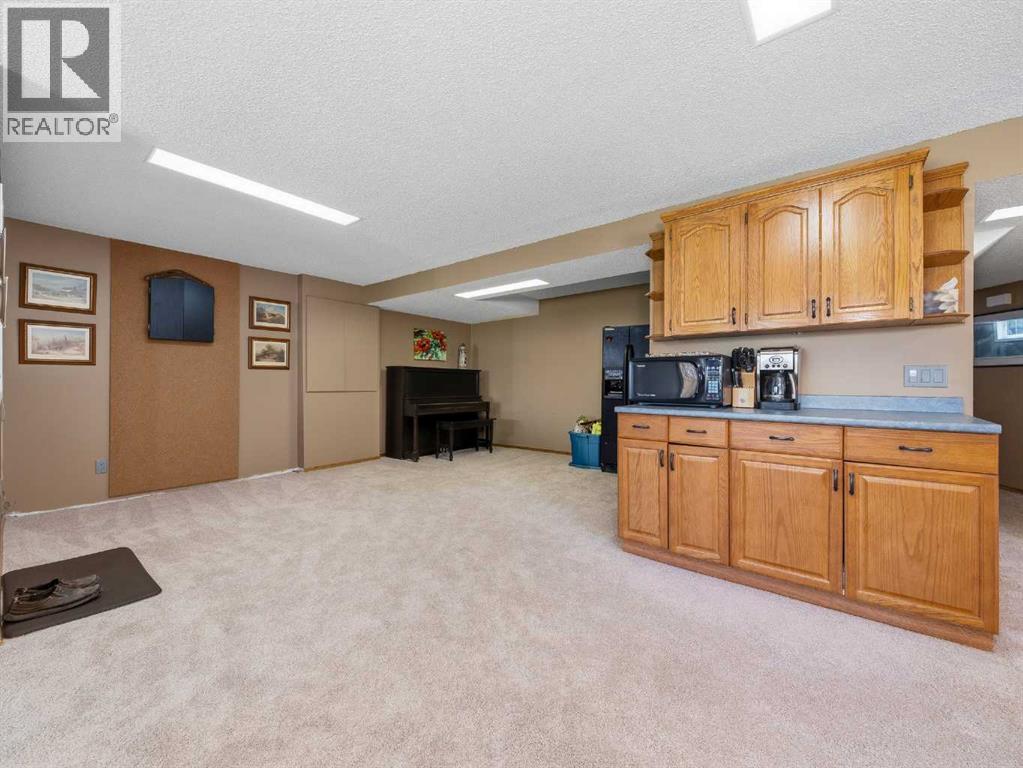 208 Shawnee Gardens Sw, Calgary, Alberta  T2Y 2V1 - Photo 39 - A2303906