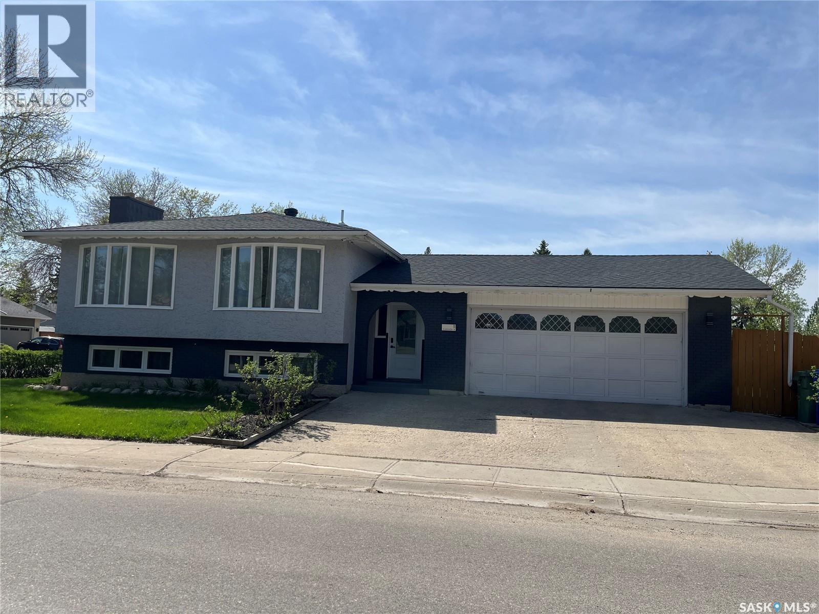 11 Plainsview Drive, Regina, Saskatchewan  S4S 6J2 - Photo 1 - SK038196
