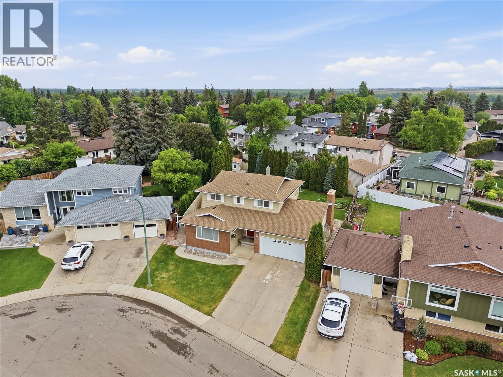 723 Candle Court, Saskatoon, Saskatchewan  S7K 4Z9 - Photo 3 - SK038073