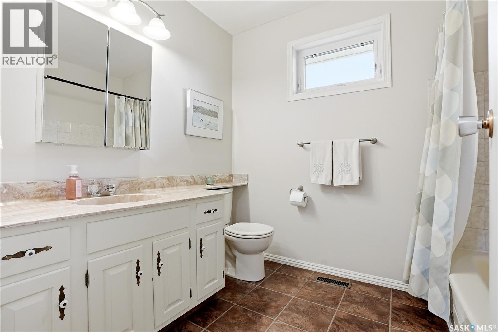 723 Candle Court, Saskatoon, Saskatchewan  S7K 4Z9 - Photo 32 - SK038073