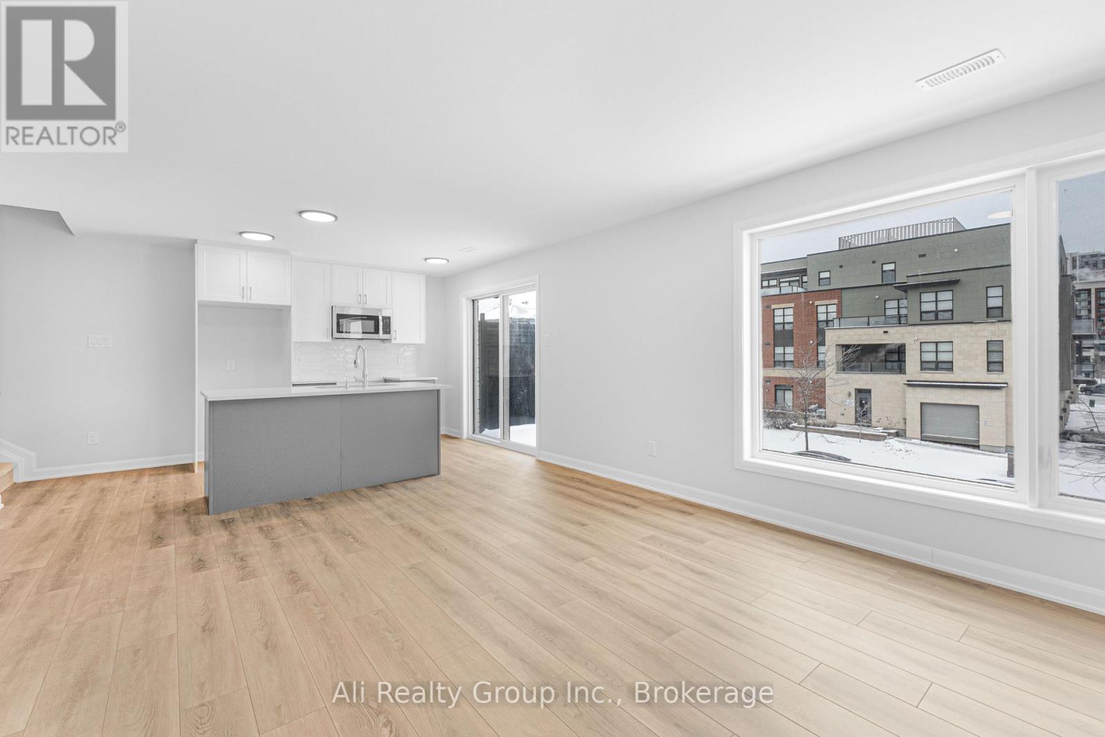 10 - 301 Glenroy Gilbert Drive, Ottawa, Ontario  K2J 5W2 - Photo 4 - X13239674